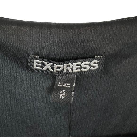 Express floral front zipper romper with pockets New - Picture 4 of 12
